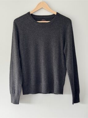 Quince 100% Mongolian Cashmere Crewneck
Sweater Size S